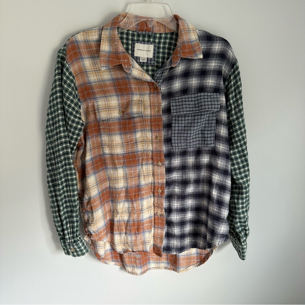 American Eagle outfitters multicolored plaid button down long sleeve shirt XS